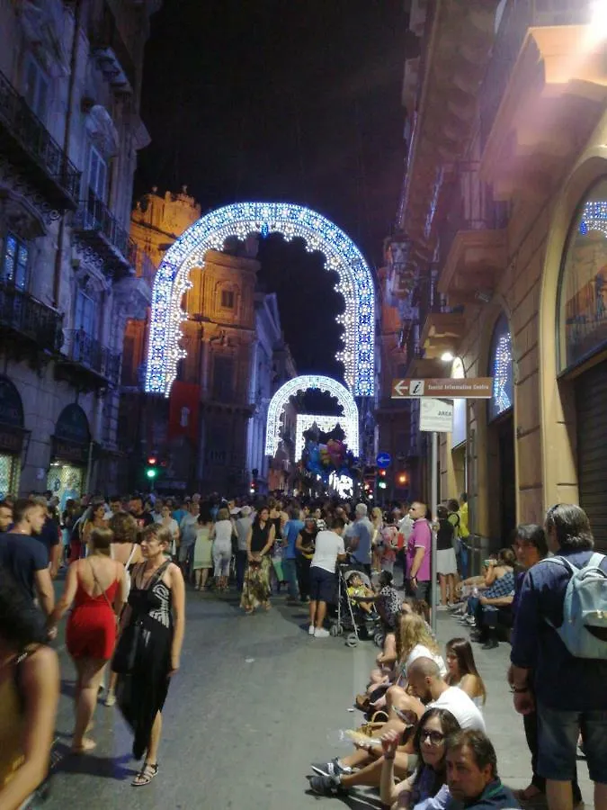 La Casetta Di Marta Ai Quattro Canti Palermo Italy
