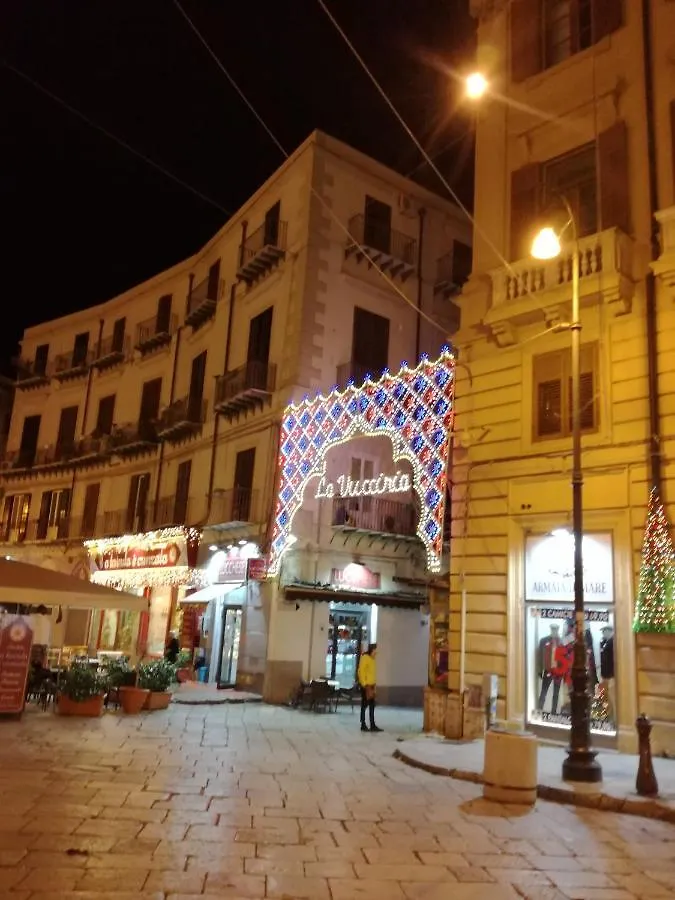 La Casetta Di Marta Ai Quattro Canti Di Palermo Italy